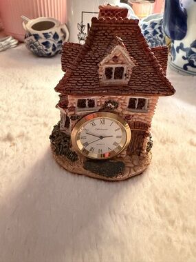 Pink Cottage Decorative Wall Clock - Cottage Design